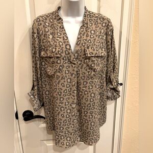 A New Day Beige & Gray Henley Leopard Print Pullover Long Sleeve Blouse size m